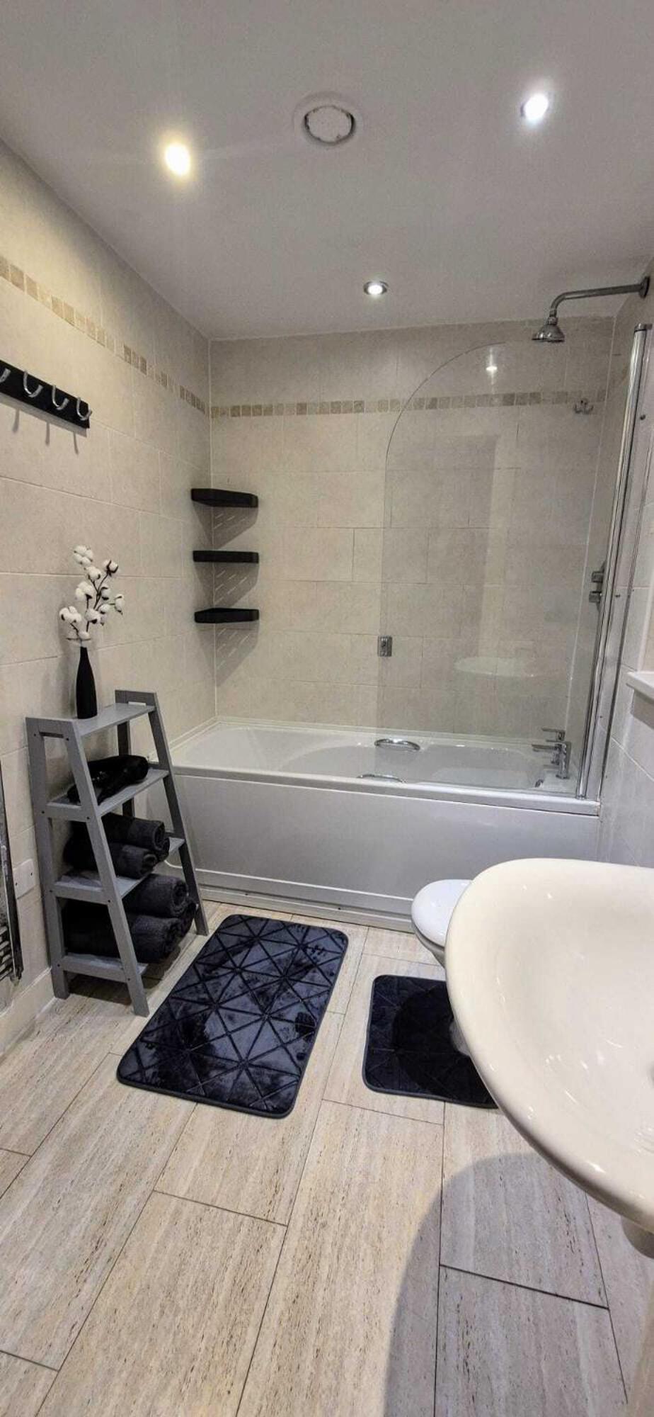 Apartment Penthouse- 2 Bedroom Manchester