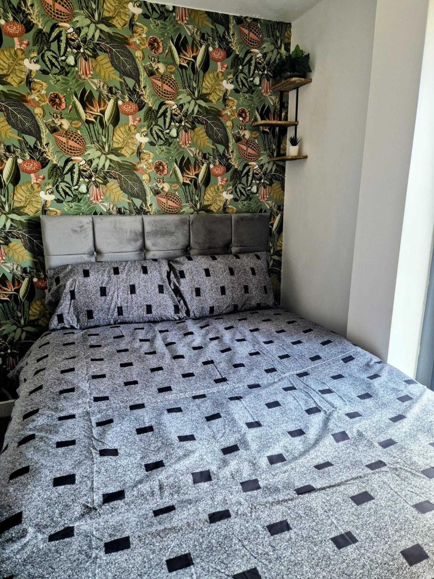 Apartment Penthouse- 2 Bedroom *